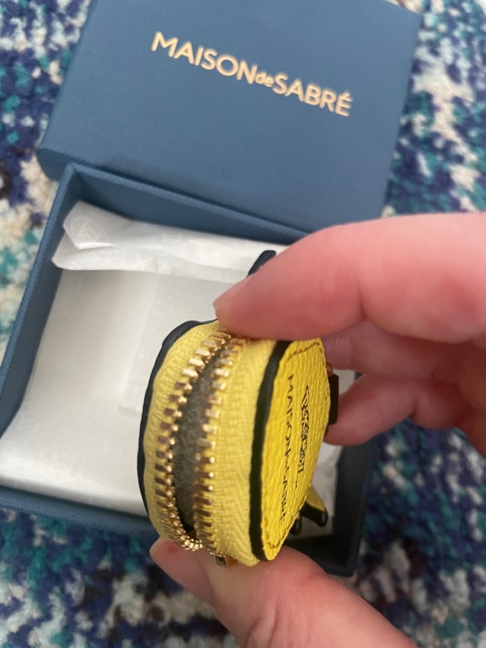 NIB Winking SABRÉMOJI Pokémon Charm - Picture 7 of 9